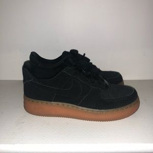 Air Force 1 low suede